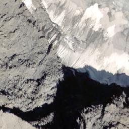 Satellite imagery of Mount King Albert, CA