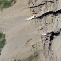 Satellite imagery of Mount Maude, CA
