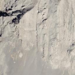 Satellite imagery of Mount Maude, CA