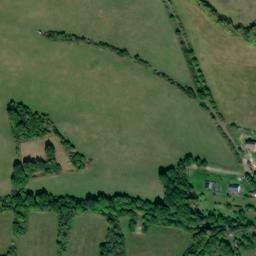 Satellite imagery of [Prackovice nad Labem] church t., CZ