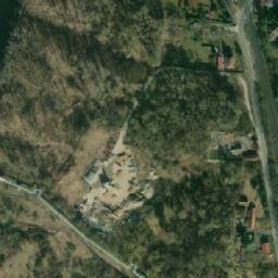 Satellite imagery of [Dolní Beřkovice] former sugar factory chimney, CZ