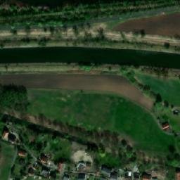 Satellite imagery of Plawniowice - Zespół pałacowy XIX w., PL