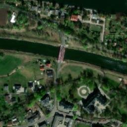 Satellite imagery of Plawniowice - Zespół pałacowy XIX w., PL