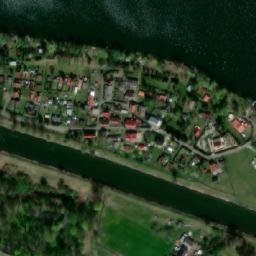 Satellite imagery of Plawniowice - Zespół pałacowy XIX w., PL
