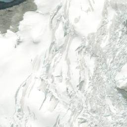 Satellite imagery of Mount Tinniswood, CA
