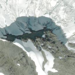 Satellite imagery of Mount Tinniswood, CA
