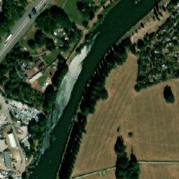 Satellite imagery of [Hradec Králové-Nový Hradec Králové] hospital chimney, CZ