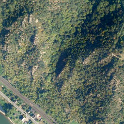 Satellite imagery of cairn, FR