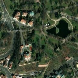 Satellite imagery of Letohrádek královny Anny, CZ