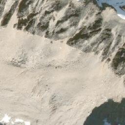 Satellite imagery of Mount Findlay, CA