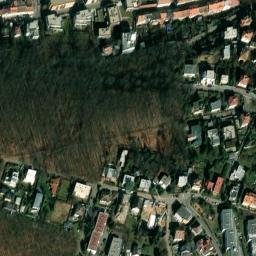 Satellite imagery of Naftové motory [Praha-Smíchov] factory chimney, CZ