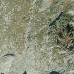 Satellite imagery of Mount Vingolf, CA
