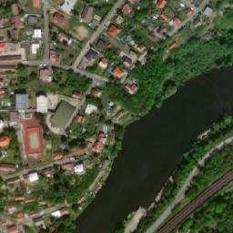 Satellite imagery of [Týnec nad Labem] water tower, CZ