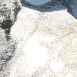 Satellite imagery of Mount Clutterbuck, CA