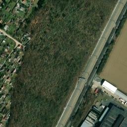 Satellite imagery of [Praha-Velká Chuchle] factory chimney, CZ