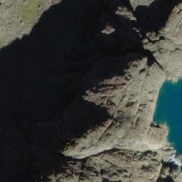 Satellite imagery of Mount McKelvie, CA