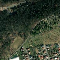 Satellite imagery of Husův sbor [Praha-Zbraslav] church t., CZ