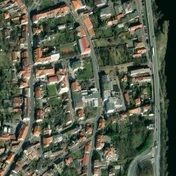 Satellite imagery of Husův sbor [Praha-Zbraslav] church t., CZ