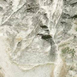 Satellite imagery of Gladsheim Peak, CA