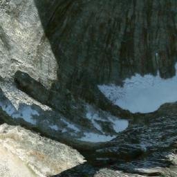 Satellite imagery of Gimli Peak, CA