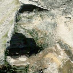 Satellite imagery of Gimli Peak, CA