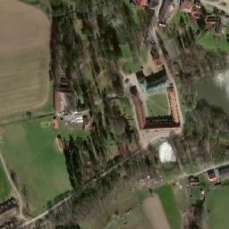 Satellite imagery of [Jankov-Odlochovice] castle, CZ