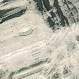 Satellite imagery of Mount Klauer, CA