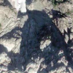 Satellite imagery of Mount Tom Taylor, CA