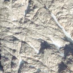 Satellite imagery of Mount Tom Taylor, CA