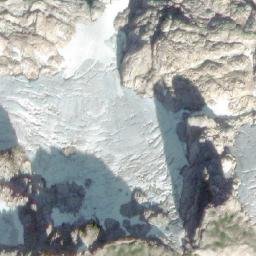 Satellite imagery of Mount Tom Taylor, CA