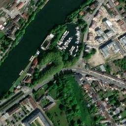 Satellite imagery of Château de Compiègne, FR