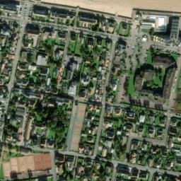Satellite imagery of Château de Courseulles, FR