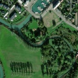 Satellite imagery of Château de Courseulles, FR