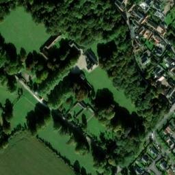 Satellite imagery of Château de Lion-sur-Mer, FR