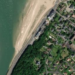 Satellite imagery of Pointe de Cabourg, FR