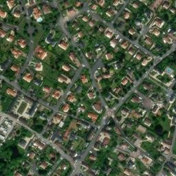 Satellite imagery of Château de Bénouville, FR