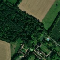 Satellite imagery of Château de Béneauville, FR