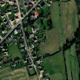 Satellite imagery of Château du Neubourg, FR