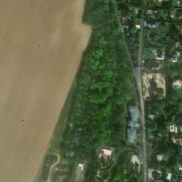 Satellite imagery of Château de L'Isle-Adam, FR