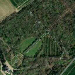 Satellite imagery of Château de Dampont, FR