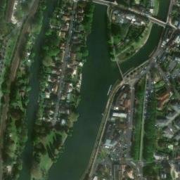 Satellite imagery of Château de L'Isle-Adam, FR