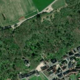 Satellite imagery of Château de La Roche-Guyon, FR