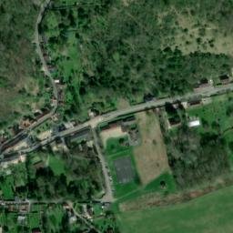 Satellite imagery of Château de La Roche-Guyon, FR