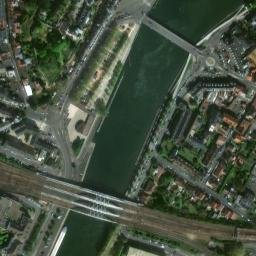 Satellite imagery of Château de Pontoise, FR