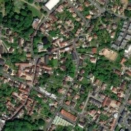 Satellite imagery of Château d'Écouen, FR