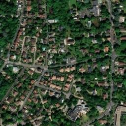 Satellite imagery of Château de Montmorency, FR