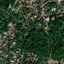 Satellite imagery of Château de Montmorency, FR