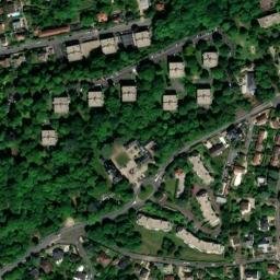 Satellite imagery of Château de Montmorency, FR