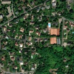 Satellite imagery of Château de Montmorency, FR