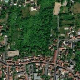Satellite imagery of Château de Montmorency, FR